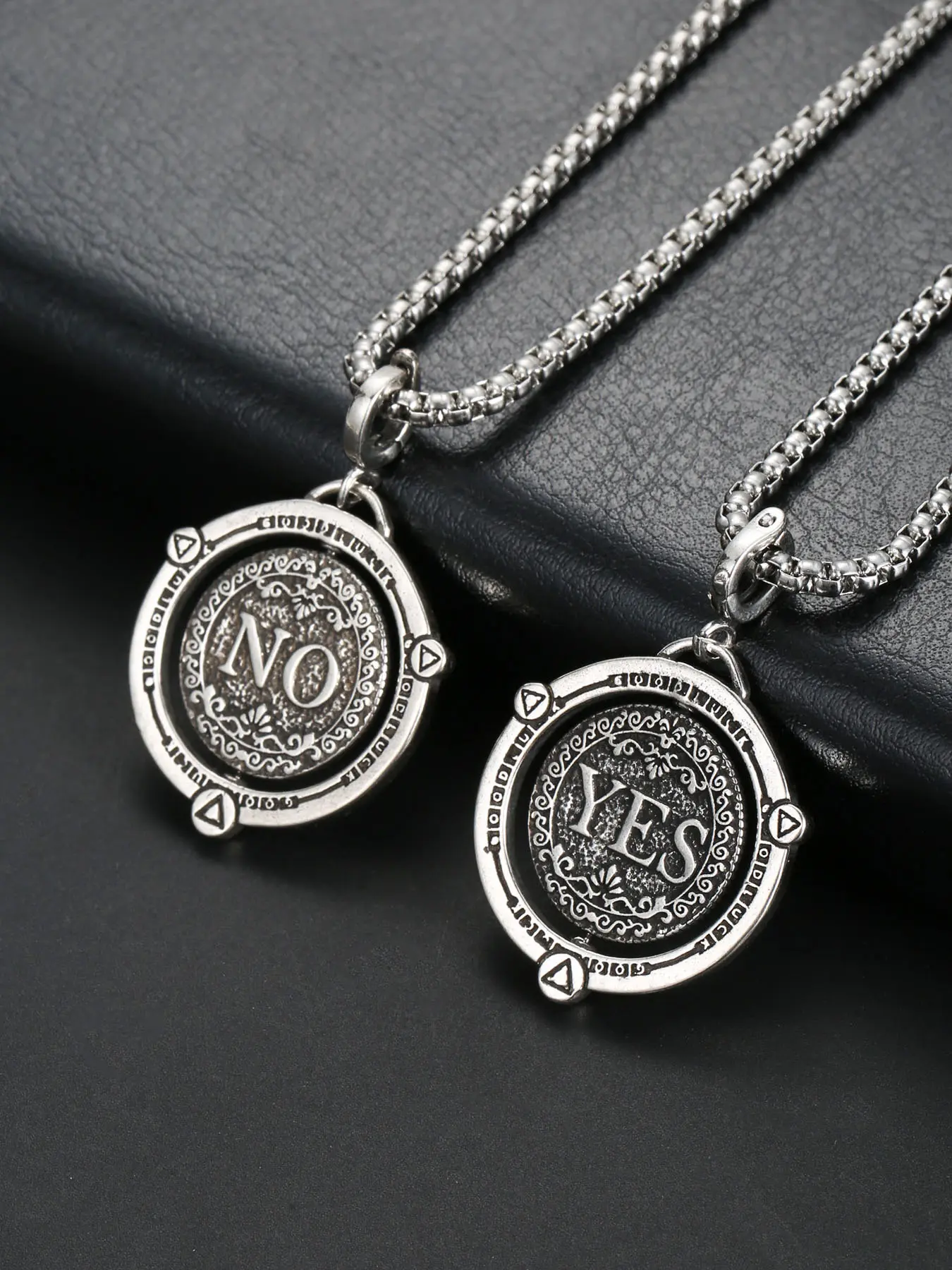 1PC Vintage Ancient Rome Rotatable Round Choice "Yes or No" Necklace for Men Decision Coin Necklace Man Women Jewelry Stainless Steel Necklaces