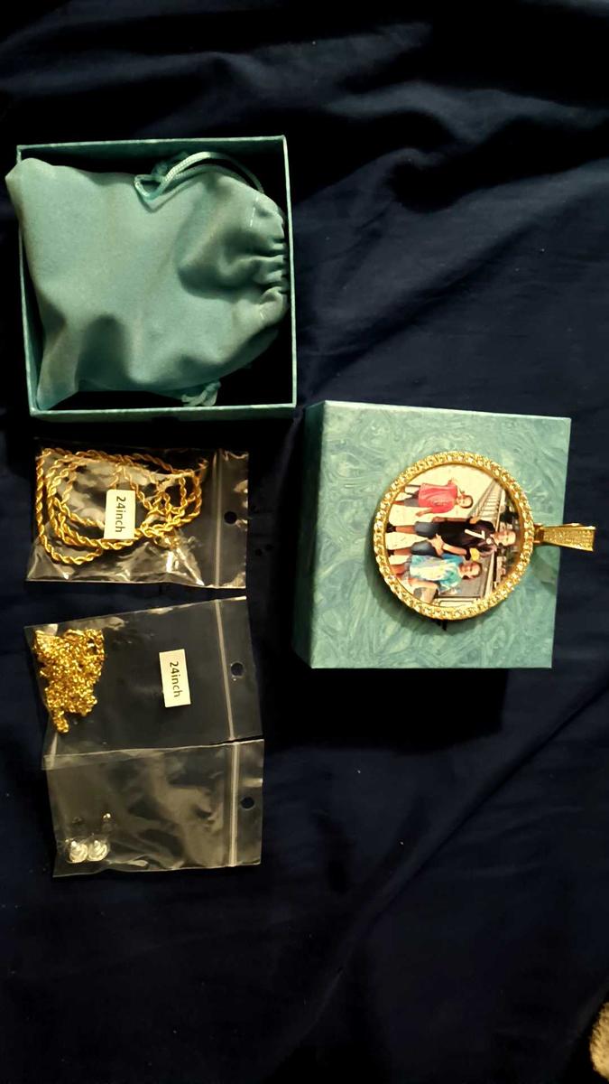 Item: Golden color (must send photo to the us), Twisted Rope Chain, 24inch