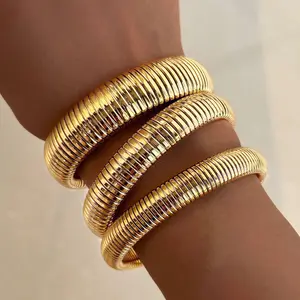 17KM Gold Bracelets for Women, Gold Bangles for Women Chunky Bangle Bracelets for Women Bracelets Stack Tarnish Free Gold Jewelry Set of 3 for Women Accessories for Her Gifts, Permanent jewelry