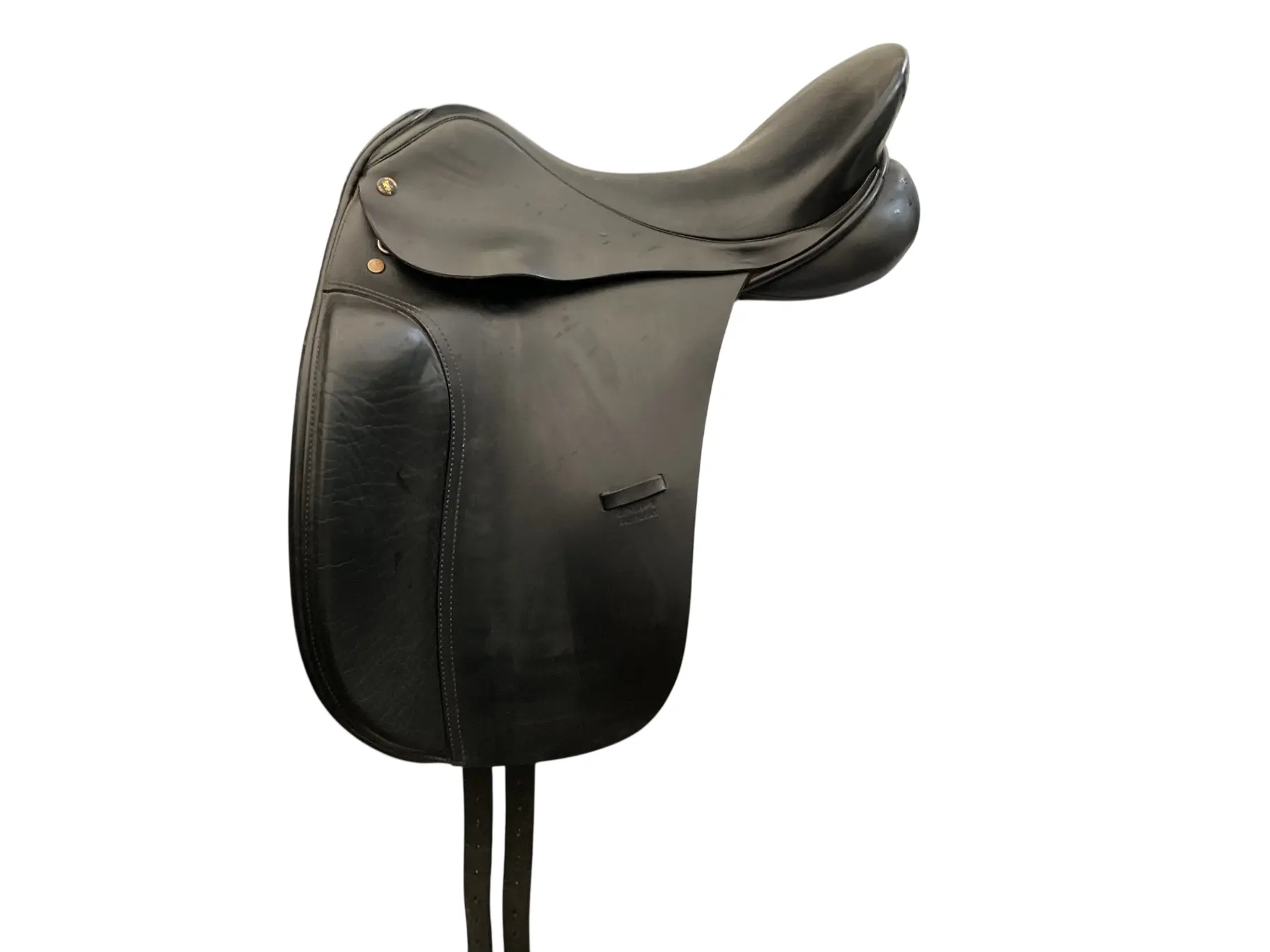 Centaur Saddlery Horse Riding Dressage Saddle - 17.5 in Black, Non-Gusseted Front, Well-Cared-for Older Saddle, Regular Leather Seat & Knee Pads, Solid Regular Veg Tan Skirts & Flaps, Large / Long Seat Blocks