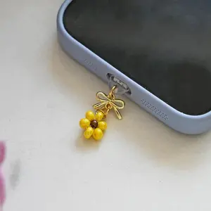 Daisy or Sunflower USB-C Phone/Kindle Dust Plug Charm Handmade Floral Silicone with Gold-Toned Bow for Smartphone & Kindle - Steel