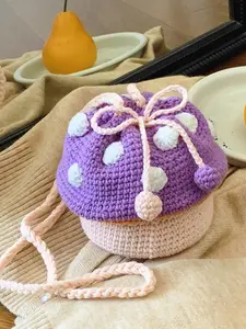 Niche design hand-crocheted childlike mushroom-shaped drawstring crossbody bag, playful, cute fashionable small crossbody bag, small, exquisite versatile mini crossbody bag, Crossbody Crochet Bags, suitable for daily travel, shopping, etc.