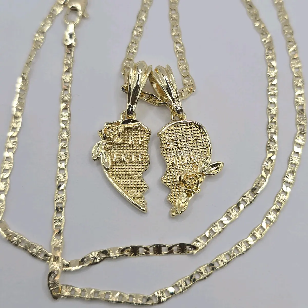 BEST FRIENDS beautiful necklace breakable roses with roses  plain color chain gold-plated