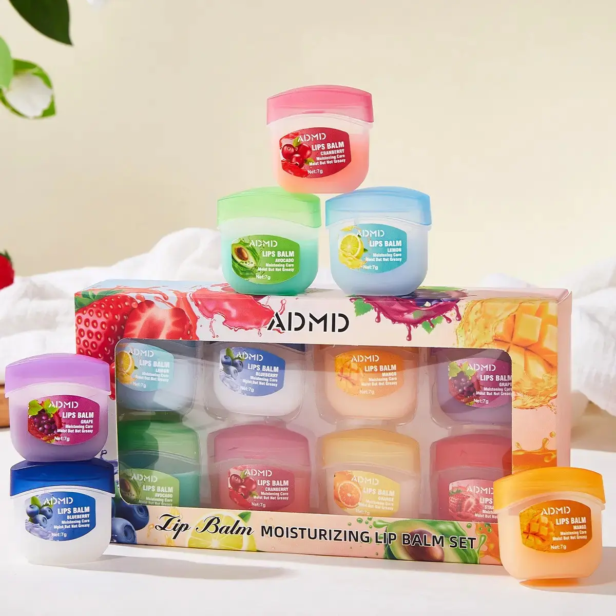 fruit flavored lip glosses, night lip balms,lip balm,colorless lipsticks, and moisturizing and nourishing lip masks, suitable as party gifts and seasonal gifts, are small and convenient. Compact