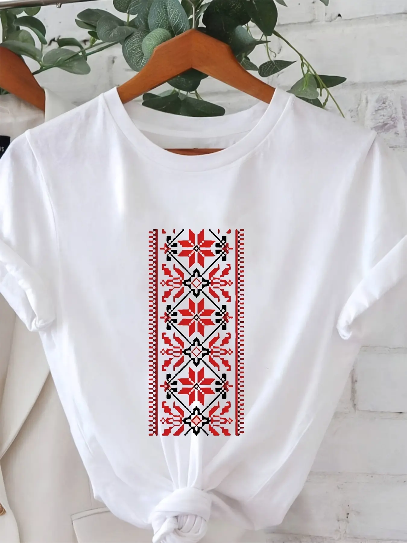 Women's Ukrainian Folk T-Shirt - Ukrainian-Themed unisex soft cotton short sleeve t shirt, vintage graphic casual tee for men women teens, perfect birthday holiday gift for camping travel gym daily street casual wear