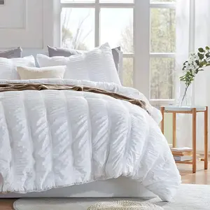 Luxury Seersucker  Comforter Set 3-, Soft & Lightweight Down Alternative Duvet Insert with Pillow Sham Cooling for Summer, White