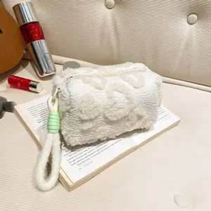 Sweet Girl Plush Large Capacity Cosmetic Bag, Portable Travel Organizer, Fashionable Makeup Storage Pouch, Handheld Cosmetic Pouch, Perfect Christmas Gift