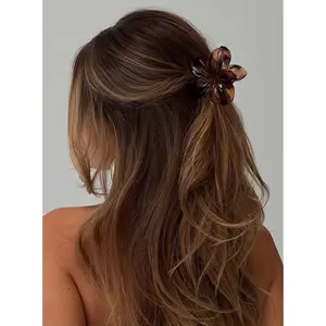 Glimmering Clip Tort