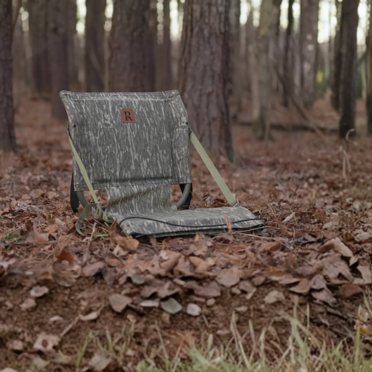 Pivoting Lay Low Seat