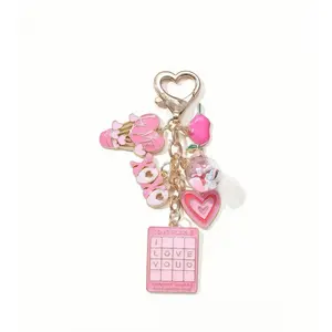 Vintage Elegant Heart Keychain Stylish Pink Keychain, Creative High-End Fashion Accessory,Gift for Friends and Family, Perfect Addition to Handbags