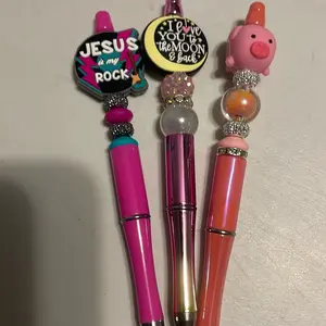 Grab 5 pens and you will receive a mystery 1 for free in your package            Custom made beaded pens during the live ! We have some lv-cc and diz we cannot show on live but can show half to give an idea - you will pick everything live after payment !