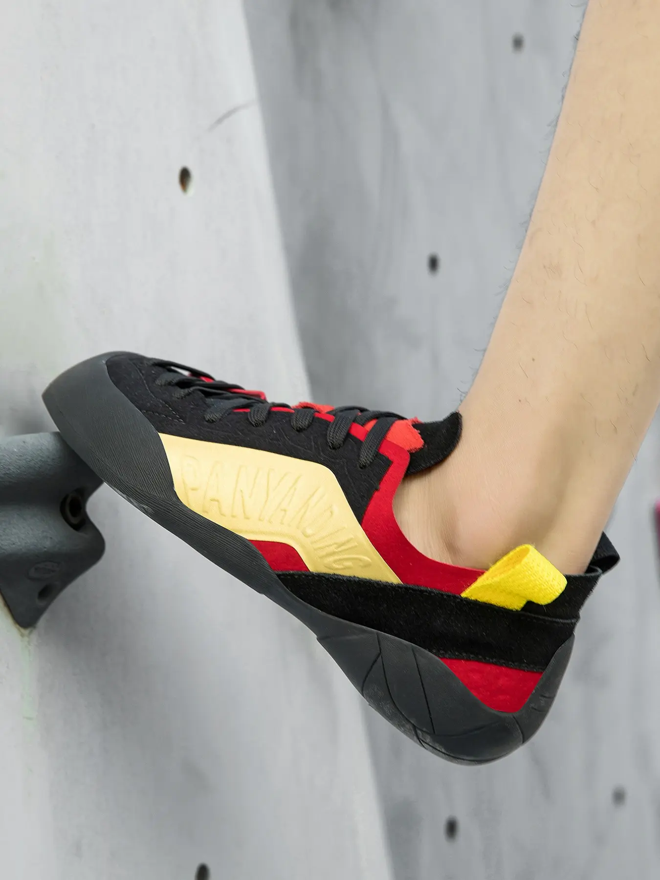 Professional Climbing Shoes for Bouldering and Indoor Training, Beginner Friendly for Youth and Adults, Unisex Rock Climbing Footwear