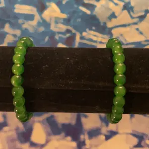 Green bead bracelet