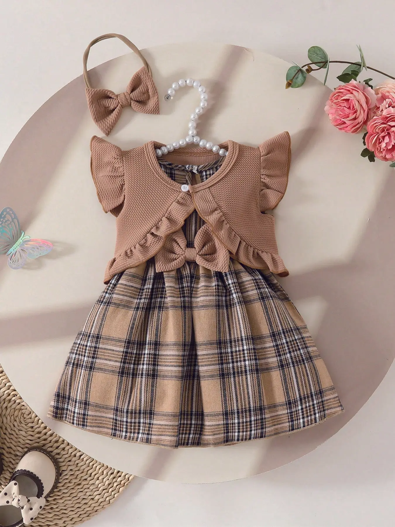 Cute Outfit For Toddler Girls, Bowknot Decorated Plaid Dress With Short  Ruffle Sleeves And Vest Set, Baby Girl Spring/Summer 3-Piece Outfit -  TikTok Shop