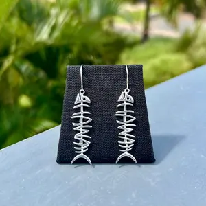 Hawaii Fishbone Earrings ft