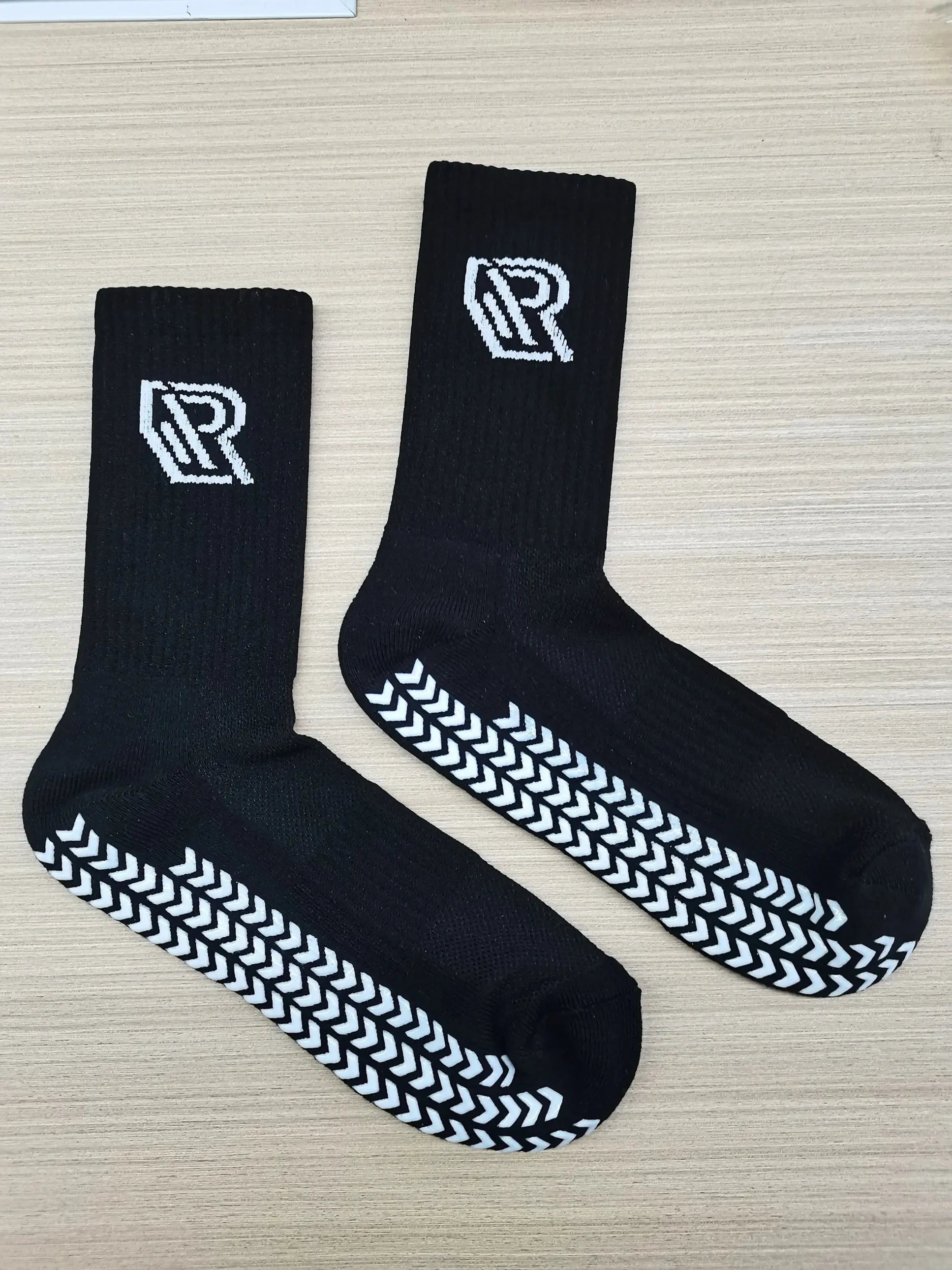 Raya Pro Grip Socks (Black)