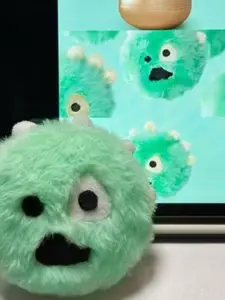 Korean Idol Cute Cartoon Keychain, Limited Edition Backpack Accessory, Fan Exclusive Trendy Gift, Adorable Anime Charms