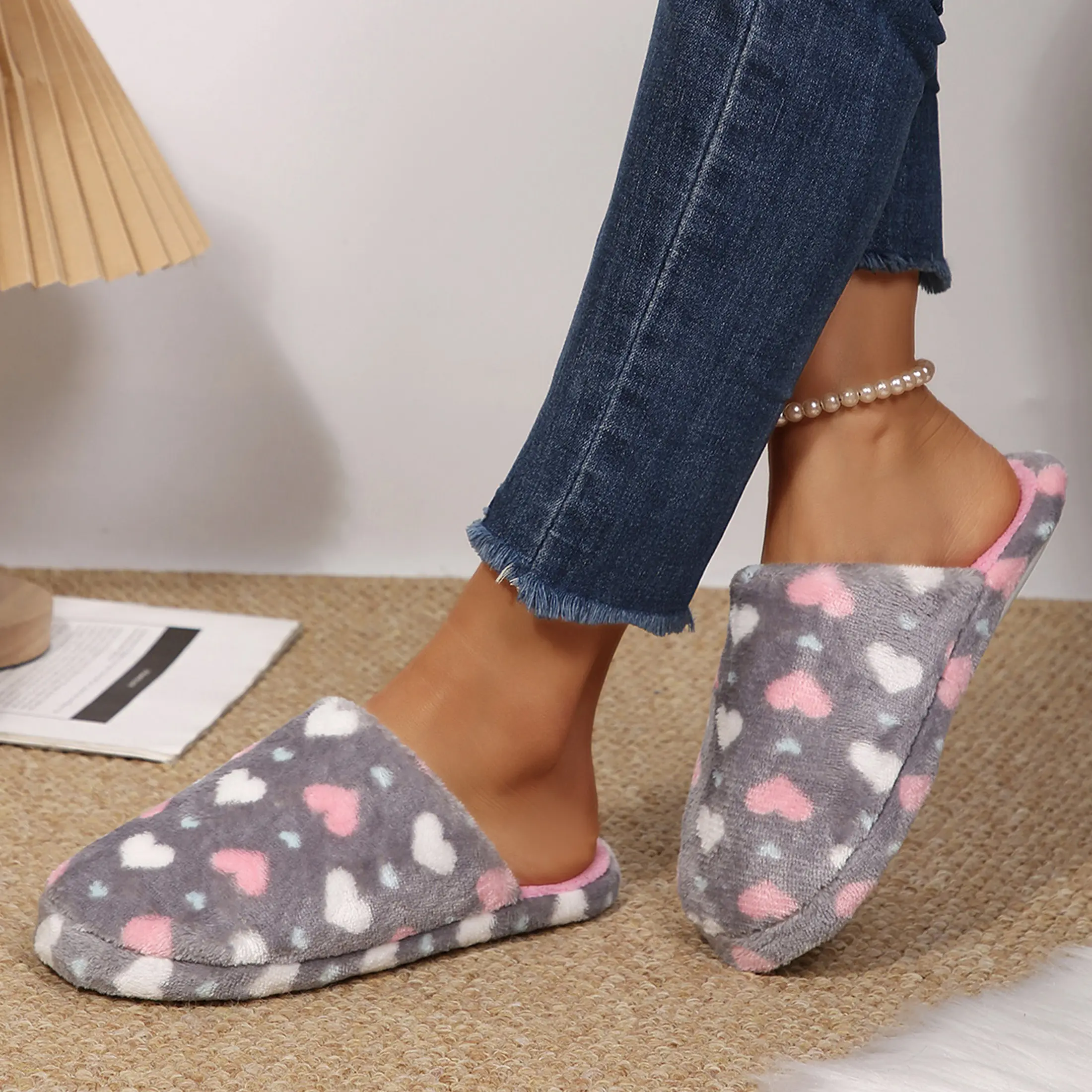 Valentines Day Slippers Fuzzy Love Heart Slipper for Womens Winter Plush Warm Cozy House Slippers for Outdoor Indoor