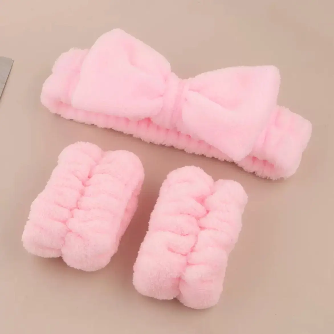 Spa Headband Wrist Washband Scrunchies Cuffs for Washing Face, Towel Wristbands Hair Headband Face Wash Wristband for Women Girls Makeup Prevent Liquids from Spilling Down Your Arms