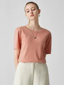 COMOBOCA Women's Essential Round Neck Knitting Wear - Lightweight & Soft