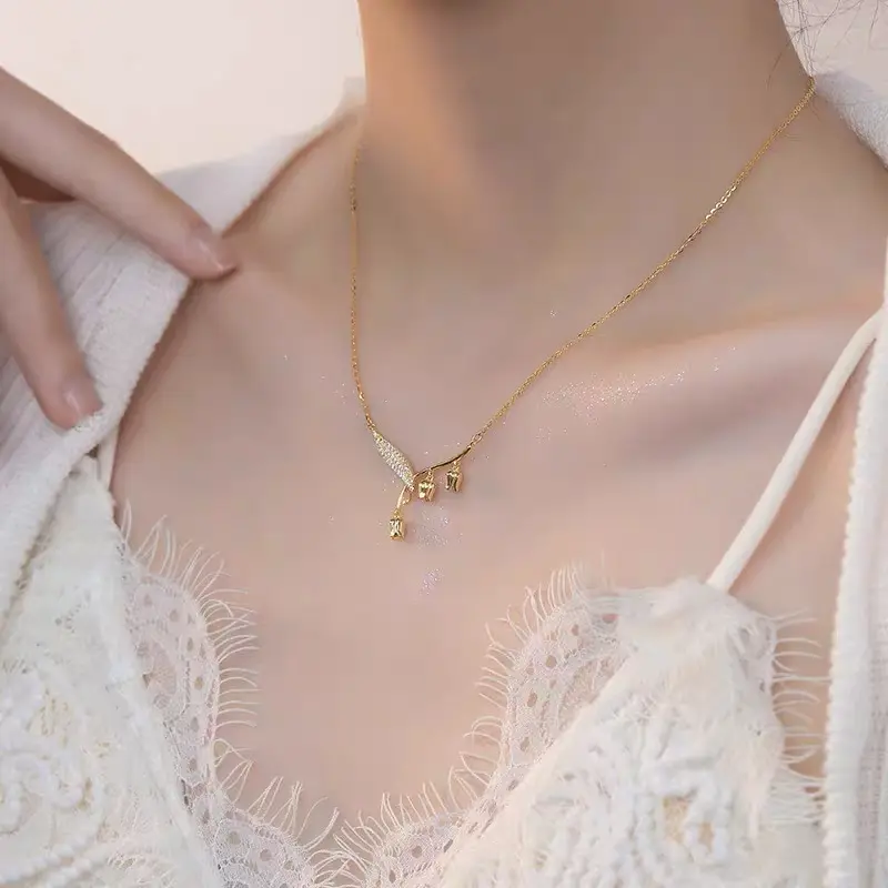 Lily of the Valley Pendant Necklace for Women, Chic Minimalist Design, Elegant Fashion Collarbone Chain Jewelry DZXL3783