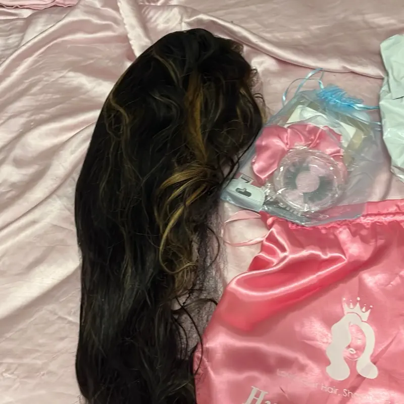 Pizazz 1b/27 Highlight Blonde Lace Front Wig with Long Hair and Natural Look
