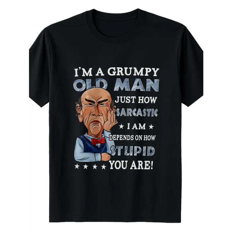 Men's Sarcastic "I'm a Grumpy Old Man" Graphic T-Shirt - 3D Digital Print Humorous Quote, Black Round Neck Short Sleeve, Polyester Cotton Fabric Menswear Regular Fit Tee for Summer Outings, Casual Wear