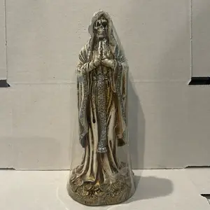 7 1/2 inch tall Santa Muerte de Rezo color Hueso