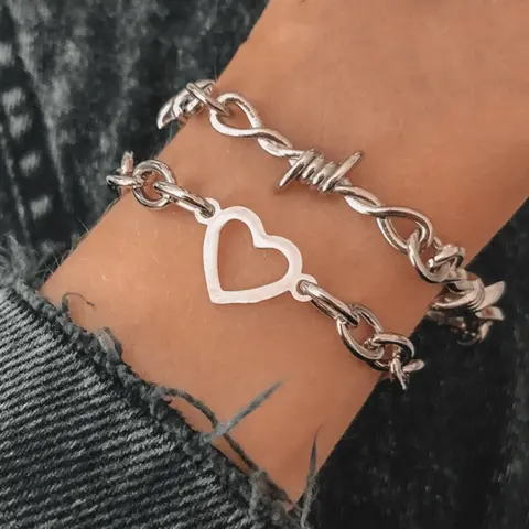 2PCS Hip Hop Style Heart-Shaped Barbed Wire Bracelet Set Silvery Vintage Hollow Heart Handmade Bangle Punk Party Accessory Unisex Bracelets Jewelry Gift