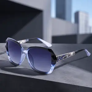 Women's Polarized Sunglasses Oversized Frames Sunglasses For Round Faces  Fashion Rhinestone Decor Sunglasses UV Protection Gradient Lens Sunglasses For Women Outdoor Driving Travel Beach Daily Use Eyewear(Compatible with prescription glasses)