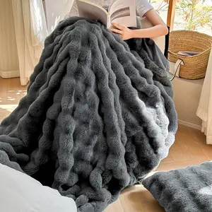 Solid Color Faux Fur Throw Blanket, 1 Count Soft Comfortable Warm Throw, Air-conditioned Room Blanket, Warm Nap Blanket for Home Office Travel, Lightweight Cozy Blanket