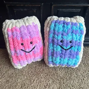 Chunky Knit Pop Tarts, Chunky Knit Pastry Plushies, Knit Emotional Support Pop Tarts, Chunky Knit Plushies, Pop Tarts, Chunky Yarn
