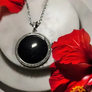 35 MM BLUE SANDSTONE & WHITE TOPAZ NECKLACE TOP CHOICE FOR CHAINS AND CHARMS