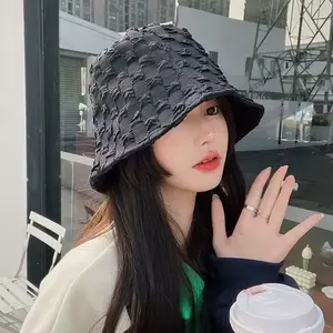 Fashionable women’s ruched fisherman hat—beachgoing casual sunshade, comfortable everyday versatile bucket hat