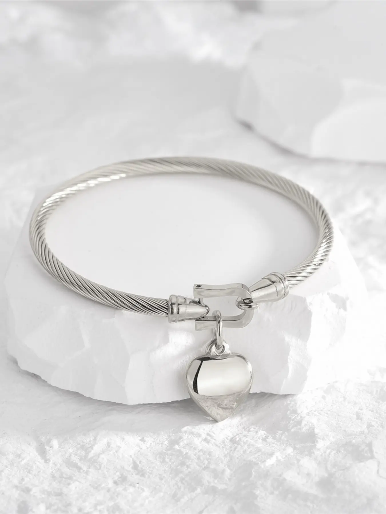 1pc Minimalist Twist Heart Pendant Bracelet, Stainless Steel Couple Jewelry, Perfect Gift for Valentine's Day, Birthday, Anniversary, Minimalist Bracelets