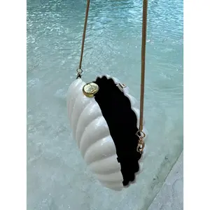Seashell Purse in Pearl White