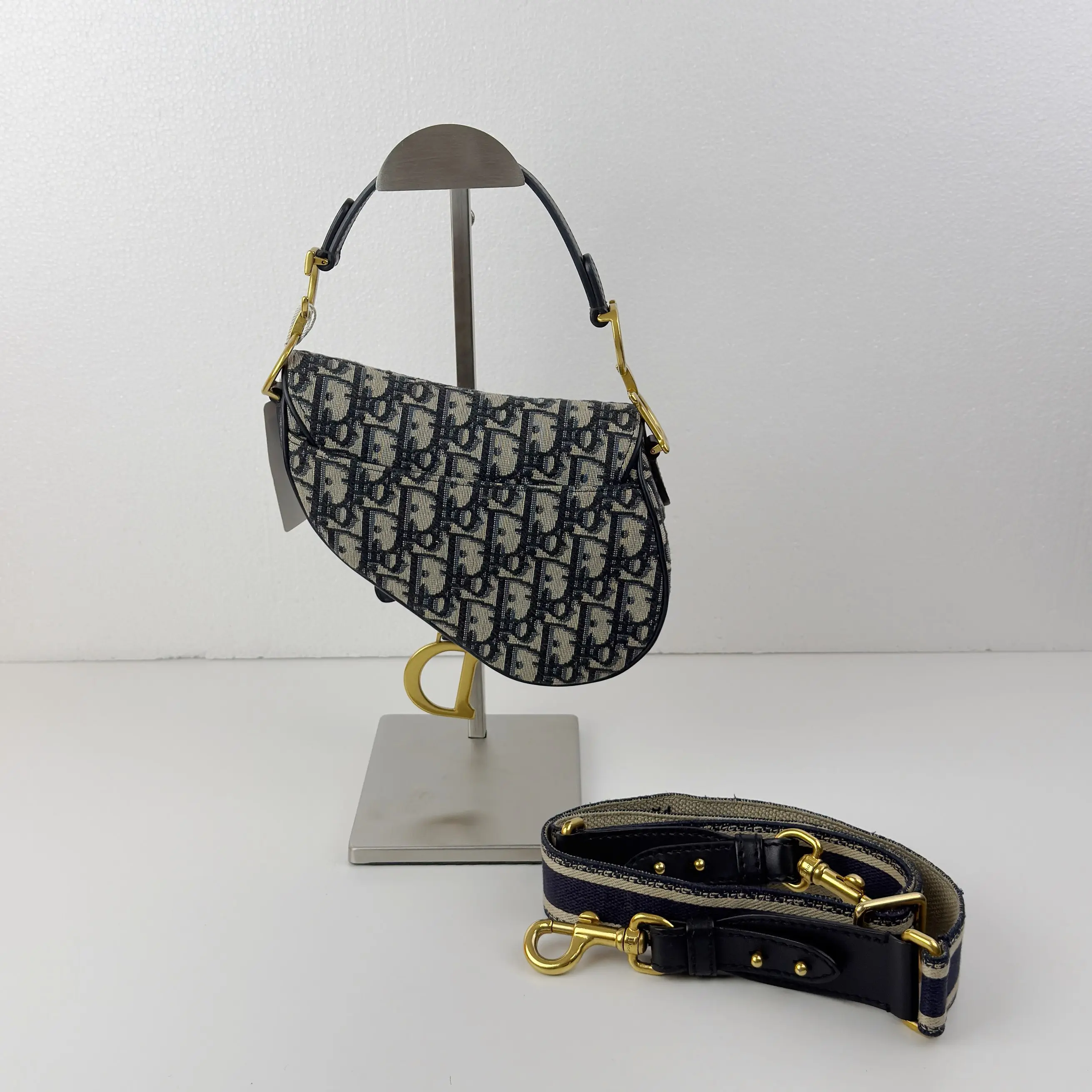 Pre-owned Dior DIRO embroidered logo saddle crossbody mini bag mssj