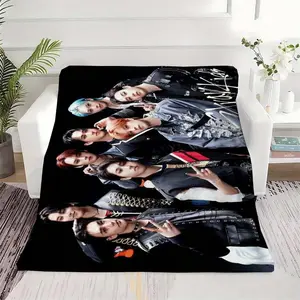 This set of seven stylish flannel blankets is soft, comfortable, washable, suitable for all seasons, portable, hypoallergenic, and tear-resistant. Ideal for sofas, beds, offices, camping, and travel.