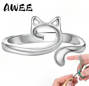 2Pcs Cat Crochet Ring Knitting Tool Adjustable Open Finger Ring Kitten Crochet Hook Ring Perfect Gift for Mom