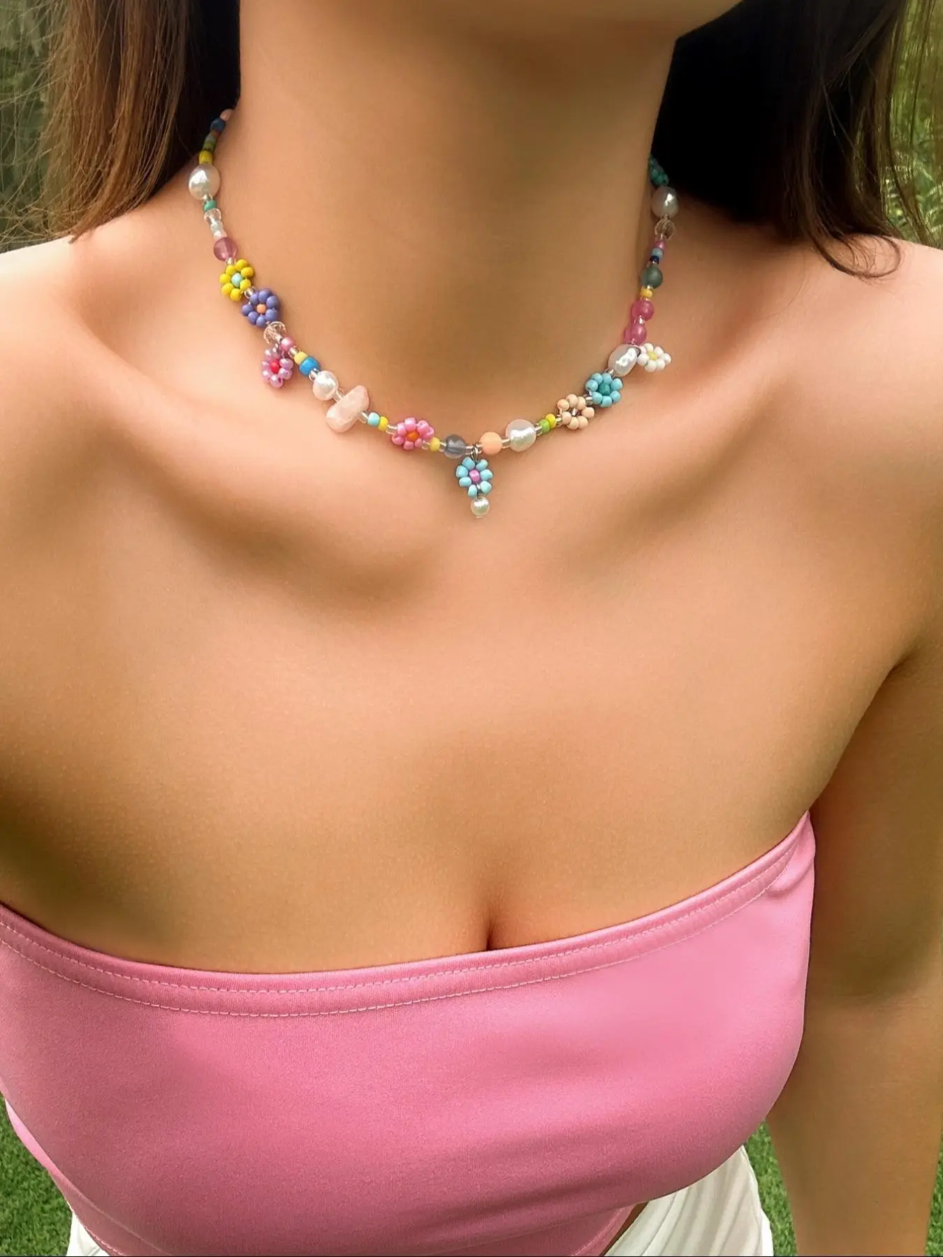 Handmade Colorful Beaded Flower Necklace, Sweet Creative Luxurious Bead Chain, New Year Valentine's Day Gift, Random Color