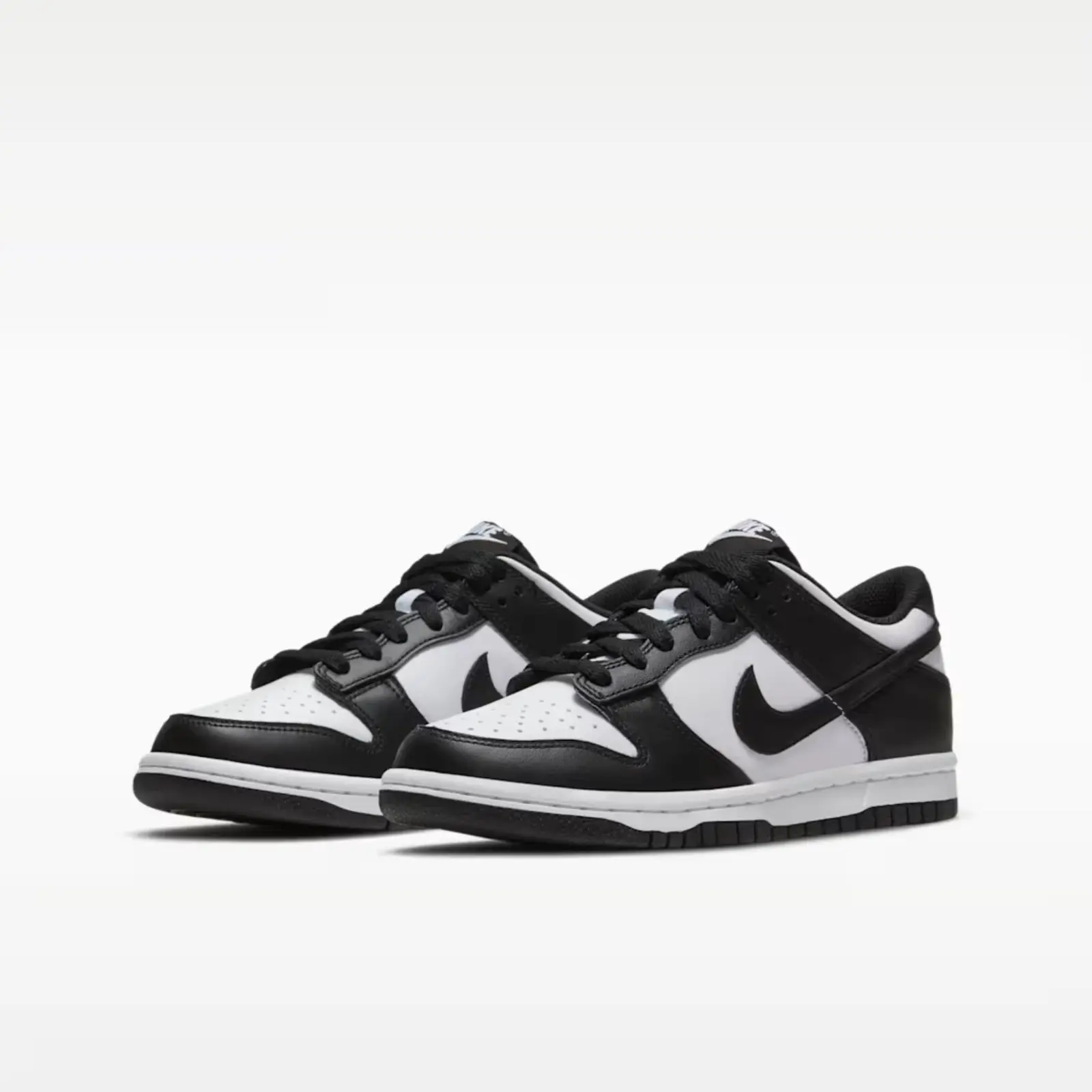 Nike Dunk Low GS Kids' Sneakers White Black CW1590-100, Low Top Casual Shoes, Classic Dunk Style, Cushioned Lifestyle Footwear, Lace Up Sneakers, Youth Streetwear Shoes, Everyday Kids' Fashion Sneakers