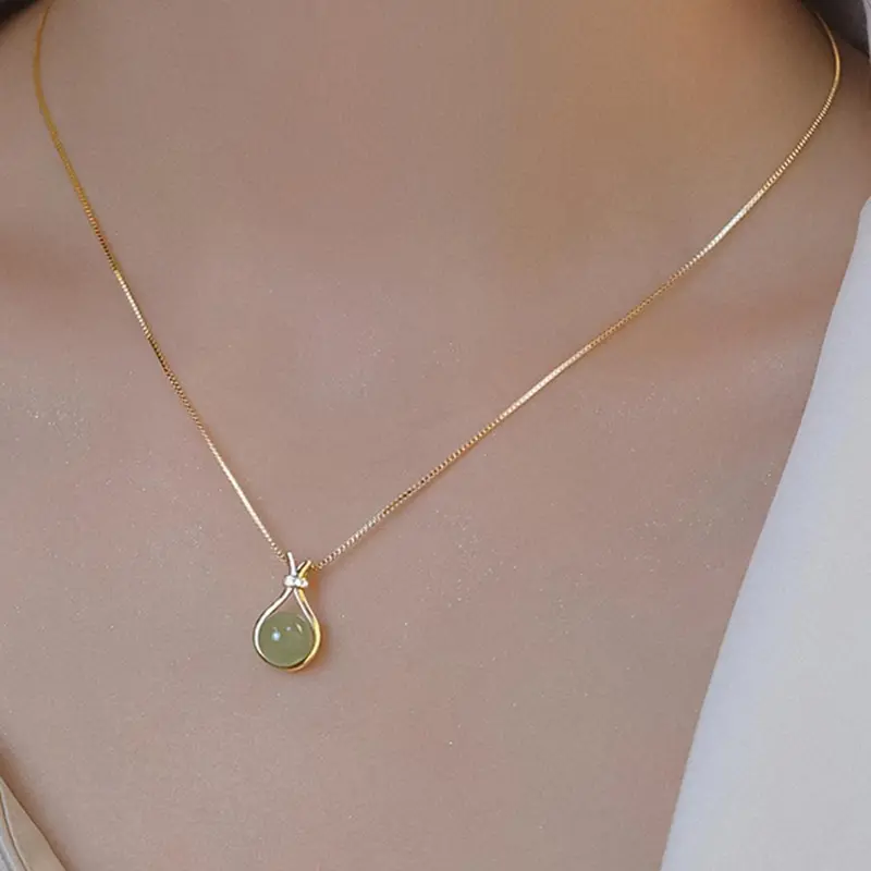 Vintage Faux Jade Fortune Bag Pendant Design Stainless Steel Necklace Necklets, Simple Elegance Women's Daily Wear Versatile Gift Jewelry