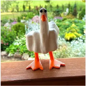 Middle Finger Duck Figurine - Decorative Birds Statue, Funny Weird Home Office Desk Decor, Cute Garden Sculpture, Humorous Gift for Gifting