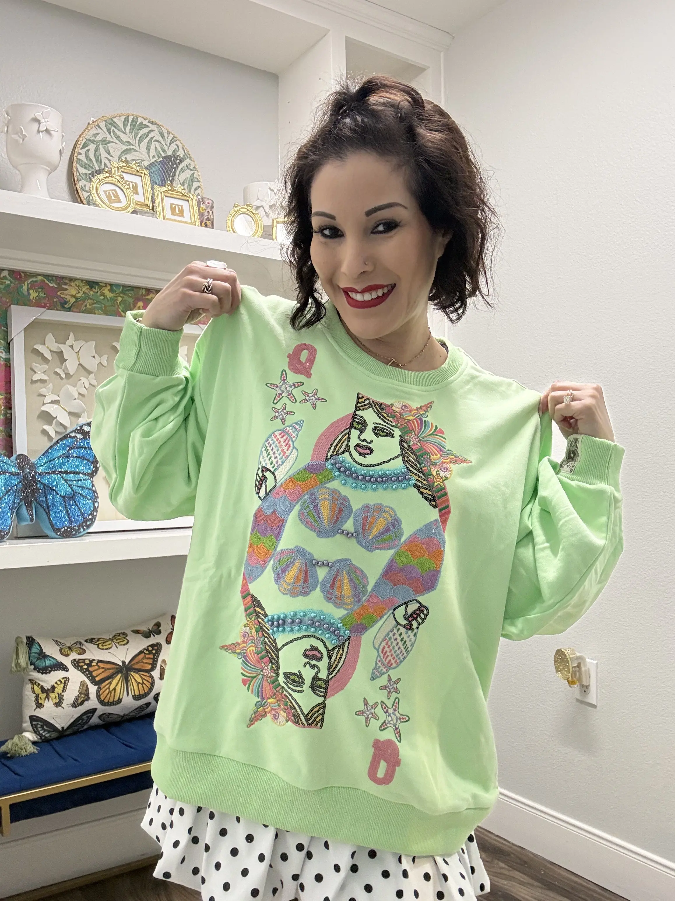 QOS Light Green Queen of the Sea  Card Logo Sweatshirt