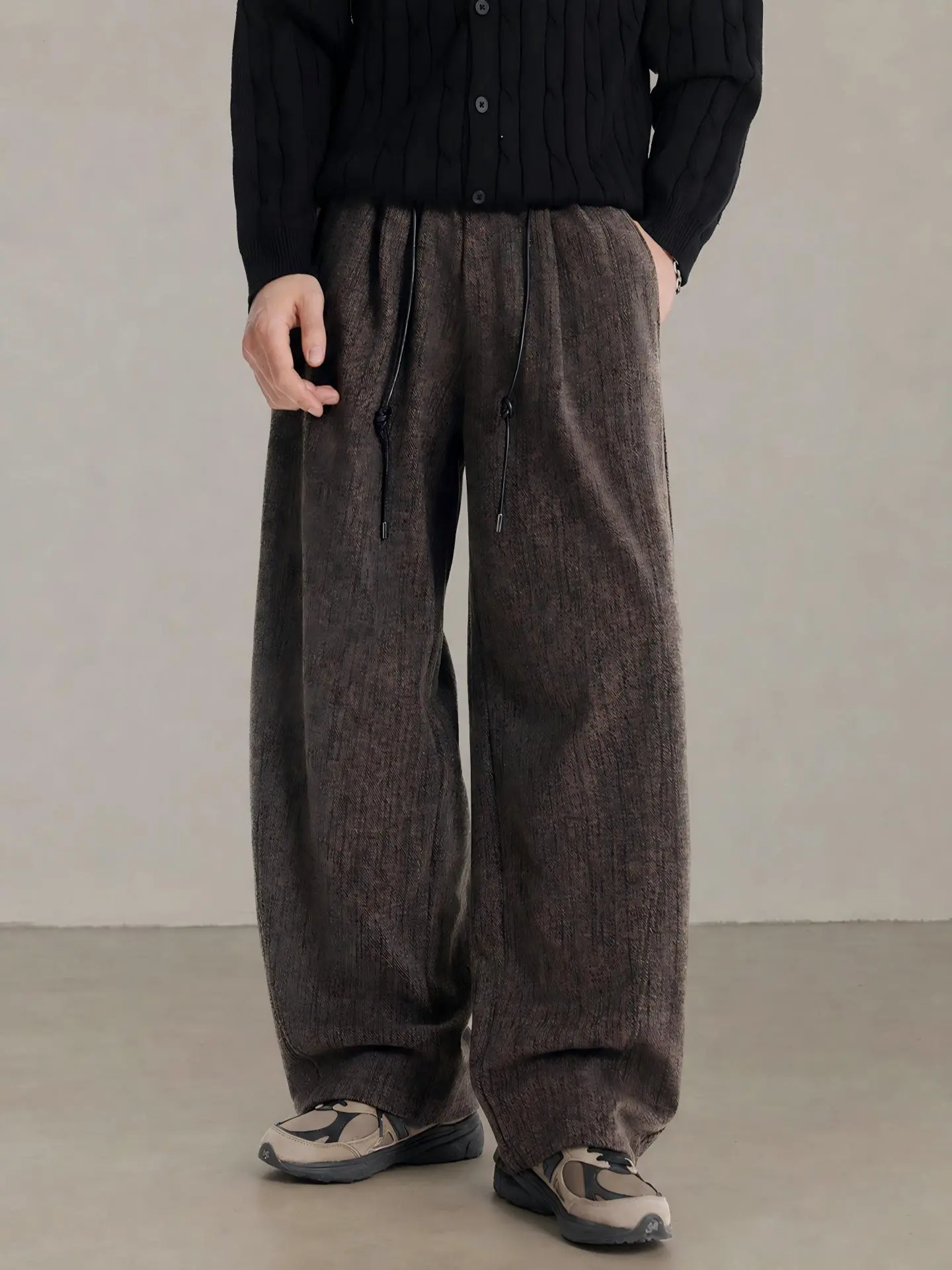 Men's Herringbone Trousers with Adjustable Mid Waist Drawstring - Loose-Fit Wide Leg Style in All-Season Polyester with Side Pockets, Plain, Adjustable Wide-Leg Men's Pants, Textured Herringbone, Below The Ankle, Casual, Cold Wash, Stylish