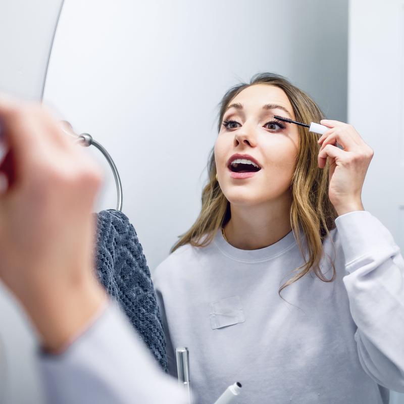 Nu Colour Curl & Lash Mascara with Curved Brush for Long-Lasting Cur