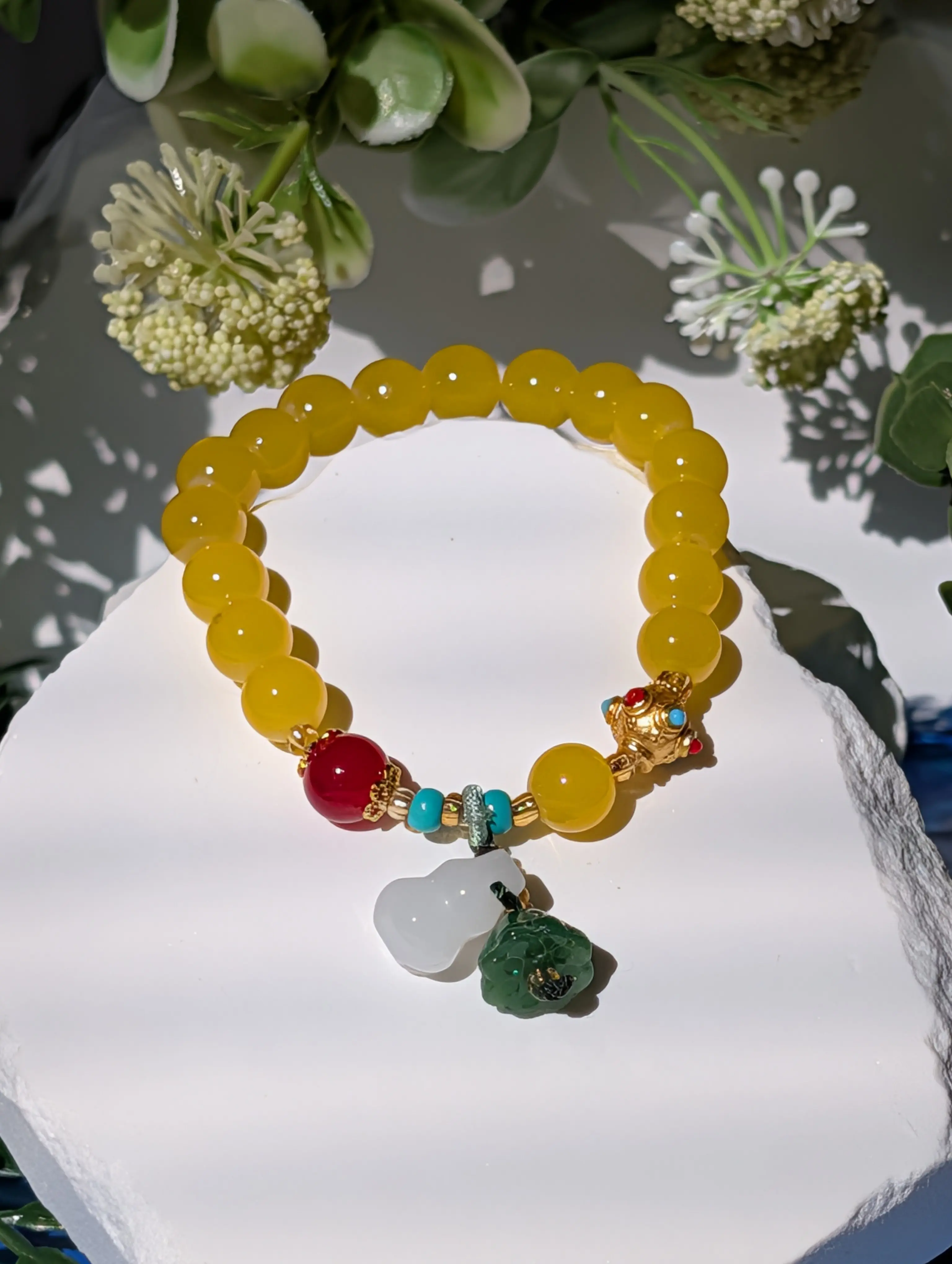 Exquisite Artisanal Charm Bracelet for Women with Sweet Pea & Honey Bee Motifs, Elegant Eco-Friendly Nature-Inspired Design, Exquisite Bracelet