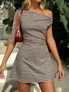 American Vintage Basic Casual Gingham Mini Dress, Asymmetrical Shoulder Design with Lace Up Detail, Slim-Fitting Sleeveless A-Line Dress for Women