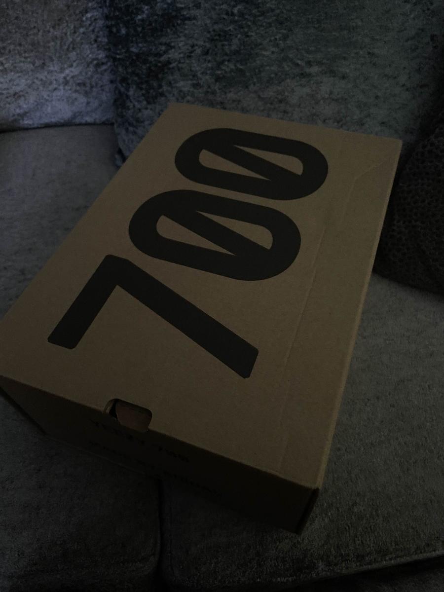 Item: 8, Medium, White