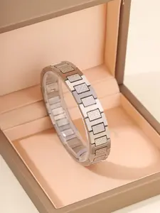 1 fashionable retro stainless steel crocodile&fish strap bracelet, suitable for boys to wear daily, rest, party, party, give as a holiday gift to boyfriend, friend, father